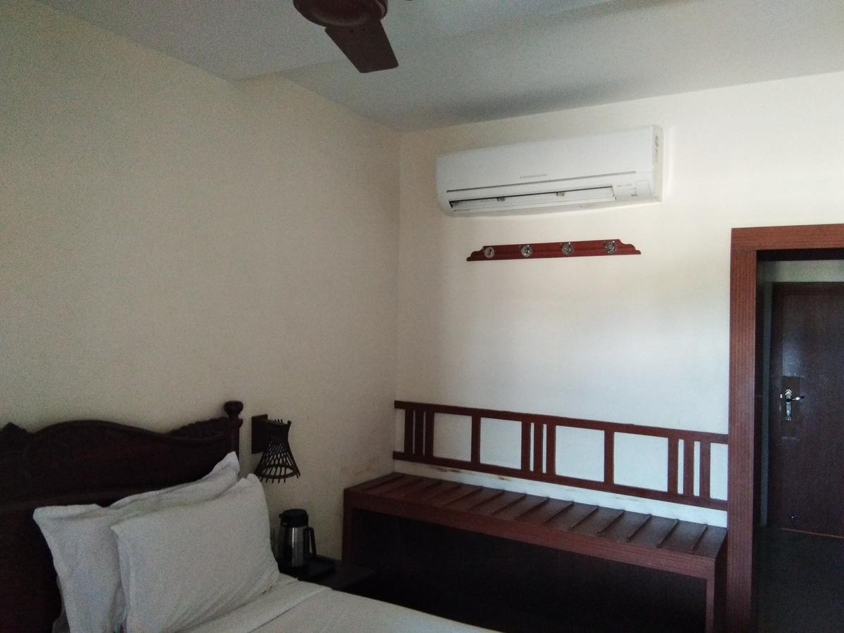 Hotel Sea Face Kanyakumari Buitenkant foto